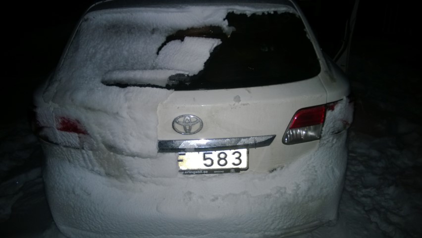 Accumulated snow and ice after 400km of driving