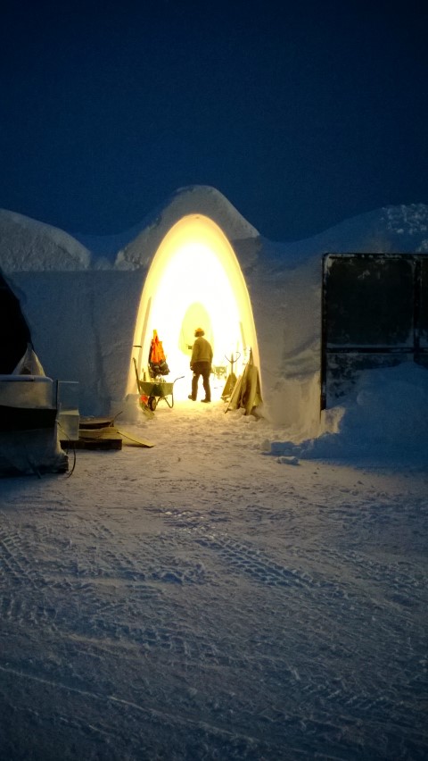 building-ice-hotel (Small)