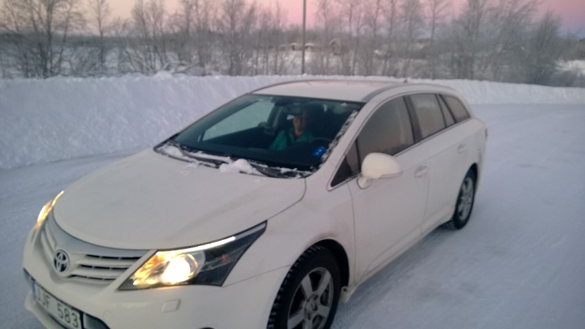Dawn and -36C. Judy staying in the wamer car (which still had ice on the inside of the windows however)