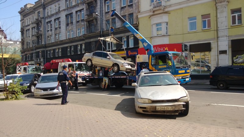 The first car to be towed away. By the time we left, the rest had also been towed. 